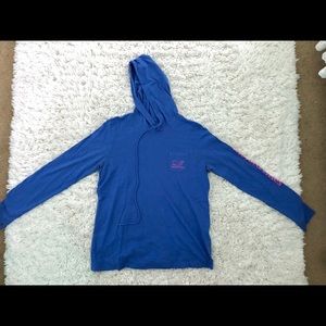 Vineyard vines hoodie top
